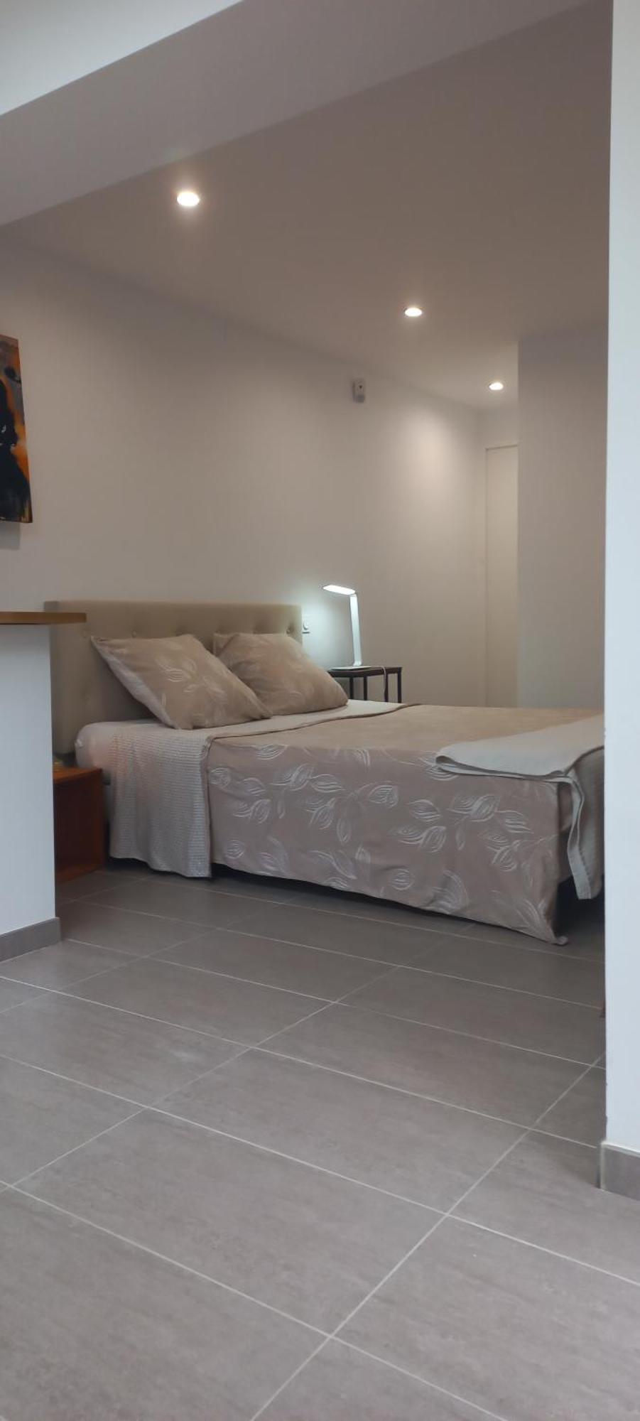 La Casa Bed&Breakfast Entree Independante 26M2 Calme Proche De Tout Wifi Parking Prive Jardin Terrasse ユリューニュ エクステリア 写真