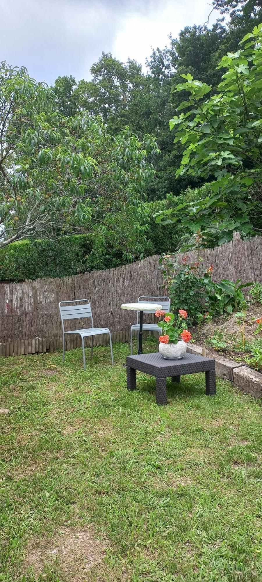 La Casa Bed&Breakfast Entree Independante 26M2 Calme Proche De Tout Wifi Parking Prive Jardin Terrasse ユリューニュ エクステリア 写真